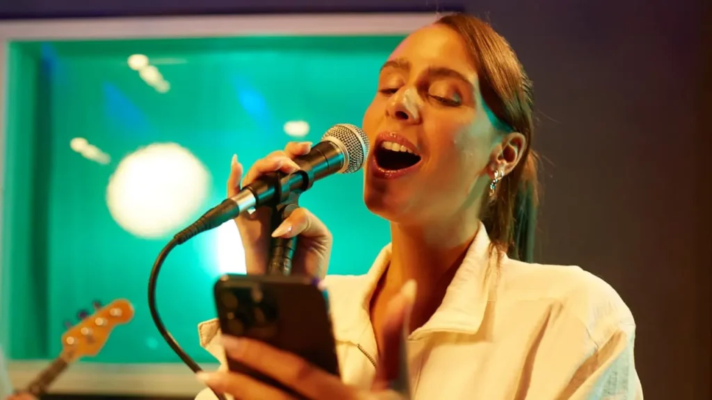 Descubra talento musical com StarMaker!