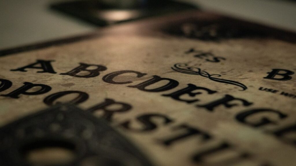 Mistérios do Ouija: Do Oculto ao Pop