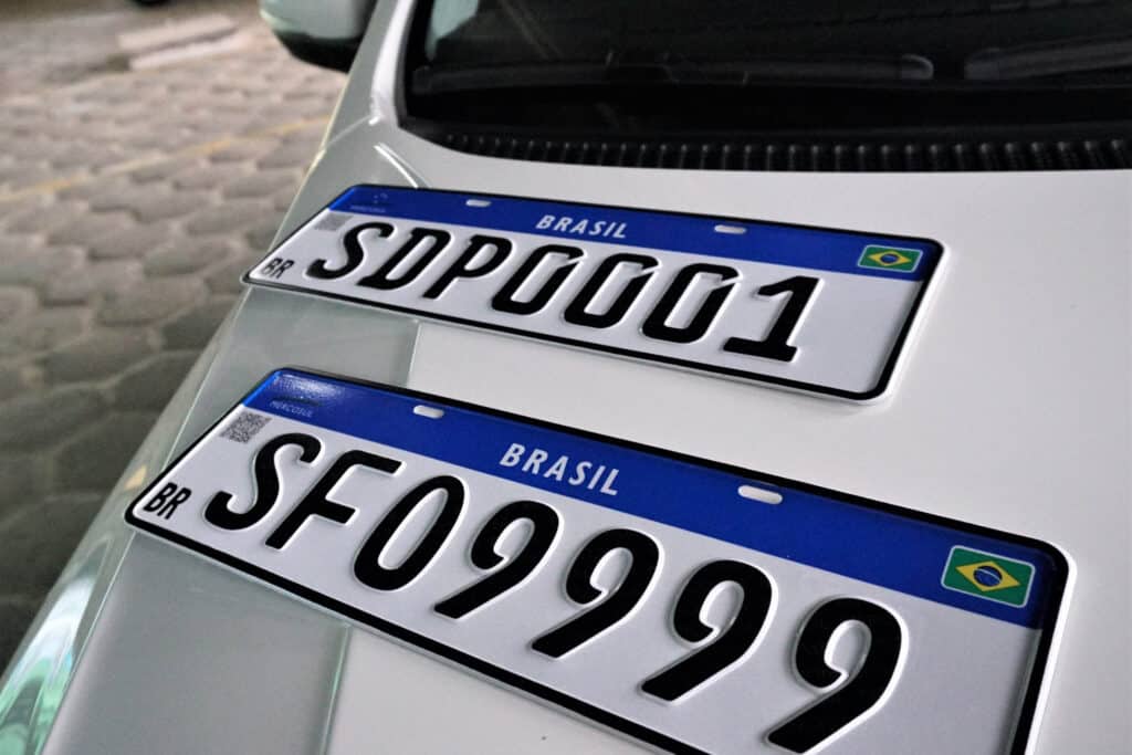 Verifique Placas, Evite Problemas!